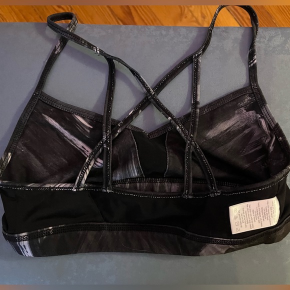 Black & Grey size M Alo top mesh detail, fully lined. - Picture 6 of 6